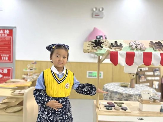 幼儿园游戏观摩评析_小班游戏专题小结_幼儿园区域游戏指导