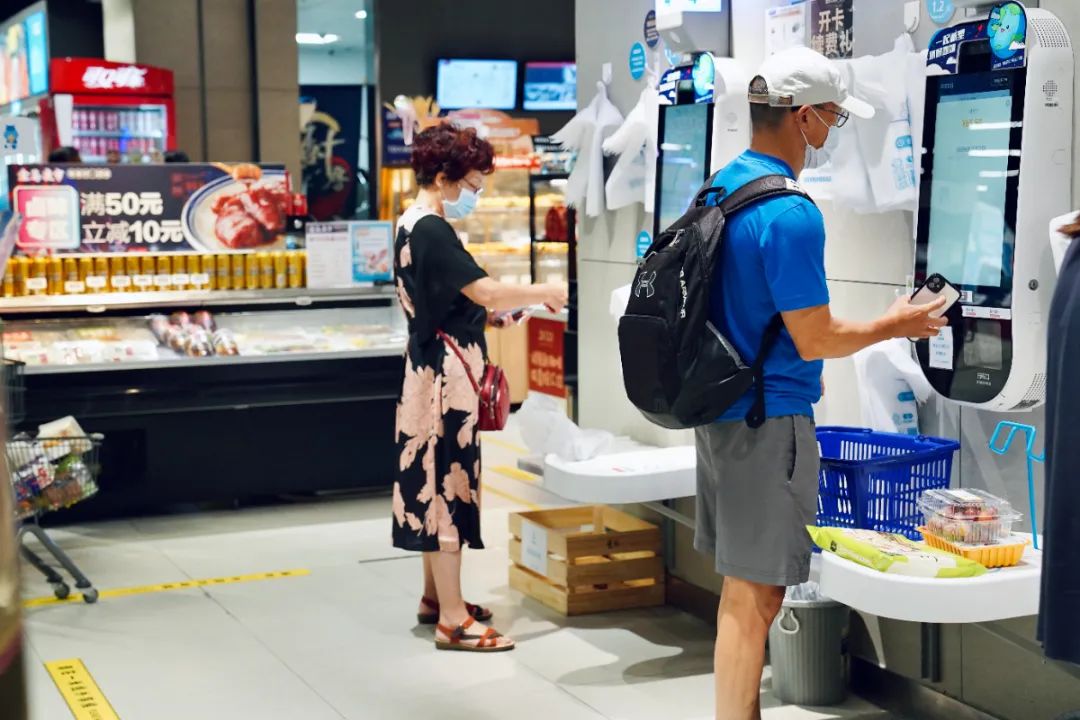 公共场所保持一米线 社交距离防疫措施 上海案例_社交距离 亲密距离_社交距离一米线 防疫保持距离 上海市民习惯