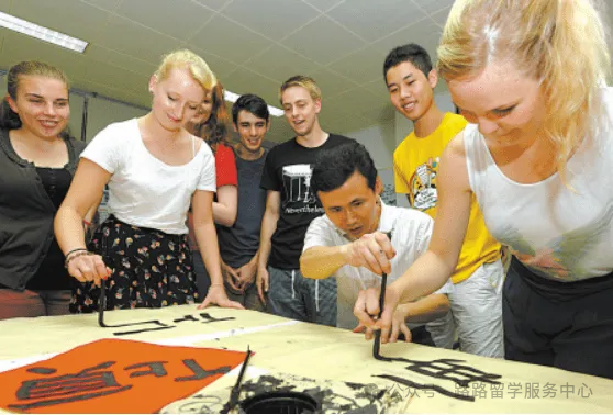 Instagram在海外留学生的学习和工作中的作用_WhatsApp在海外留学生的学习和工作中的作用_留学生社交app