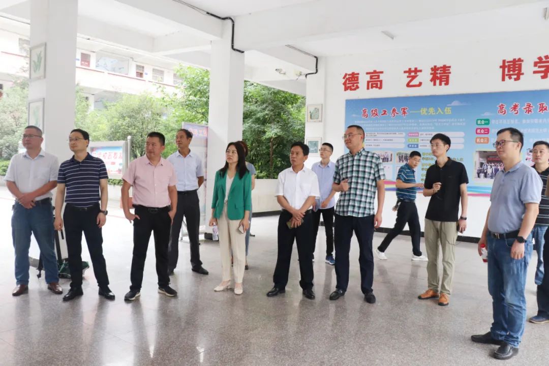 网页设计游戏网站_专题实务网站设计游戏案例_实务专题 游戏网站设计