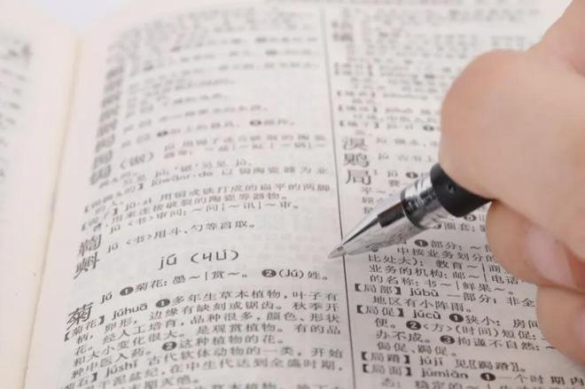演员台词功底差的原因_如何提升演员台词能力_电视新闻采访技巧
