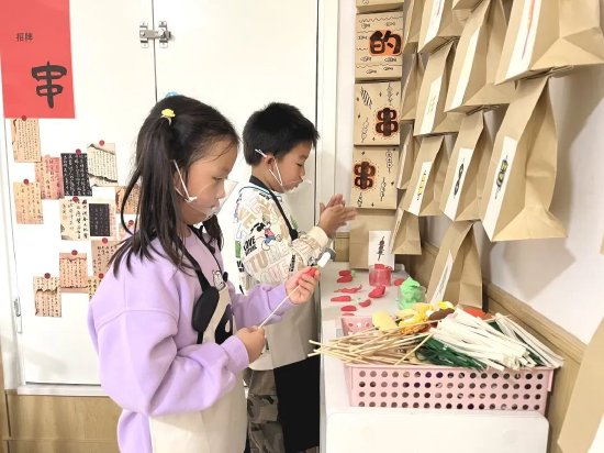 幼儿园游戏观摩评析_小班游戏专题小结_幼儿园区域游戏指导