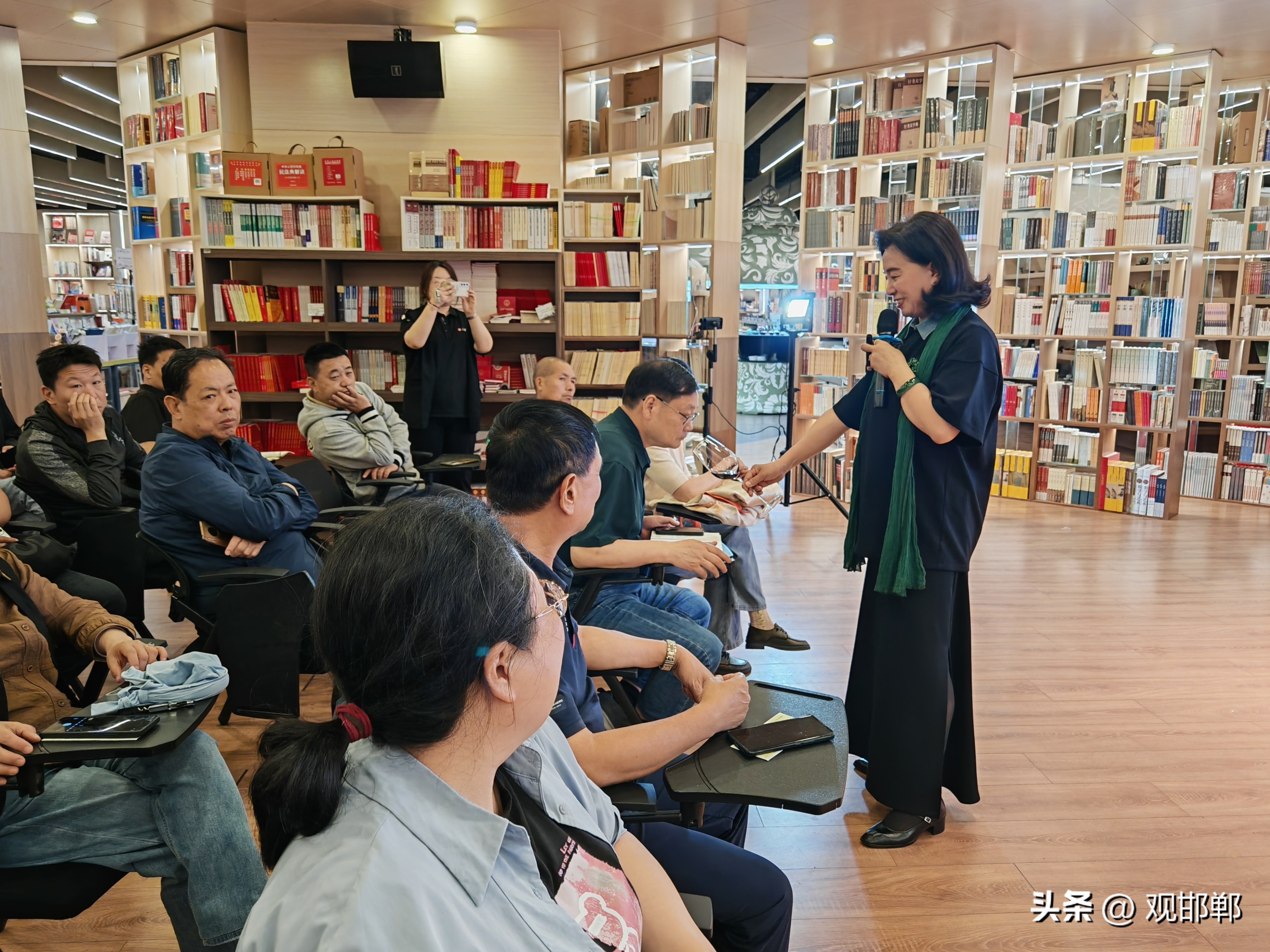 葡萄酒品鉴基础知识_葡萄酒社交礼仪_葡萄酒与社交