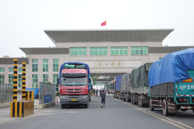东兴夜景 东兴口岸 中越边境商贸旅游博览会_东兴近期重大新闻