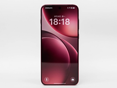 采用顶尖技术的极窄物理四边形显示屏，OPPO Find X9的视觉感受极佳