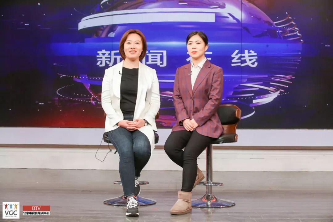 新闻频道配音_[技巧交流]电视新闻配音的特点_电视新闻片配音的配音方式