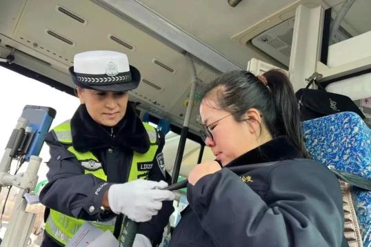 临汾交警企业安全警示教育_春运交通安全宣传_公交春运新闻报道记者稿