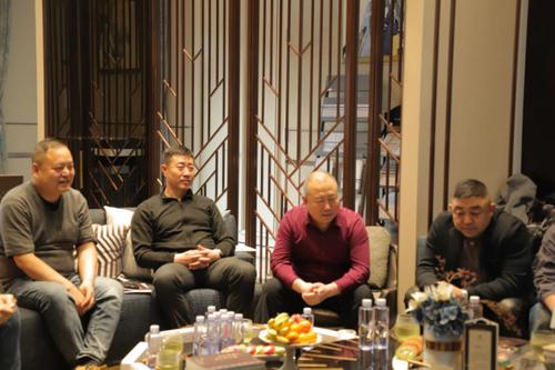 互联网导致社交圈子变窄_合理使用互联网扩大社交圈_小圈子·大社交