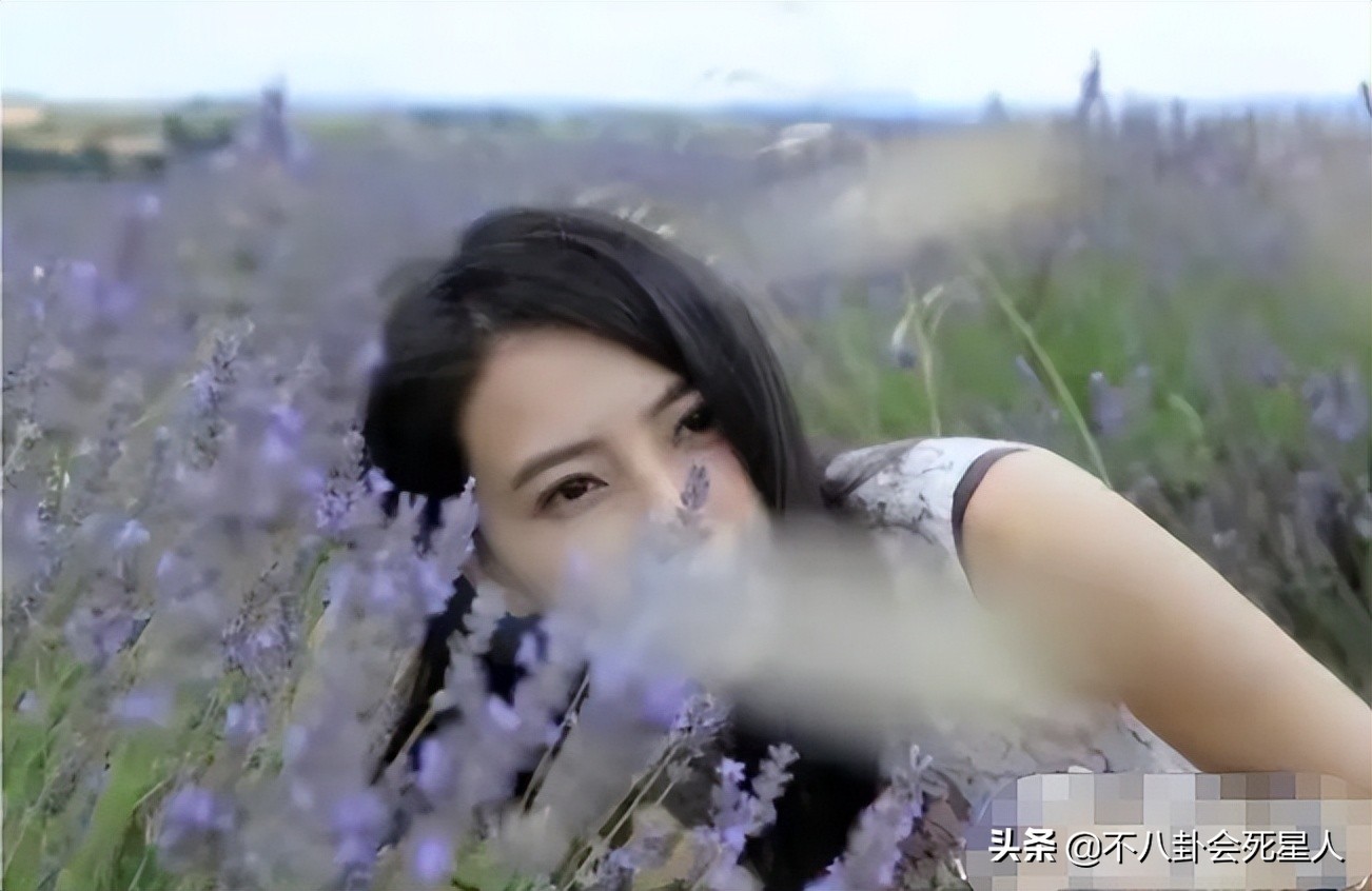 明星拍照的尴尬瞬间_明星硬照背后的秘密_最搞笑的图片能笑死人