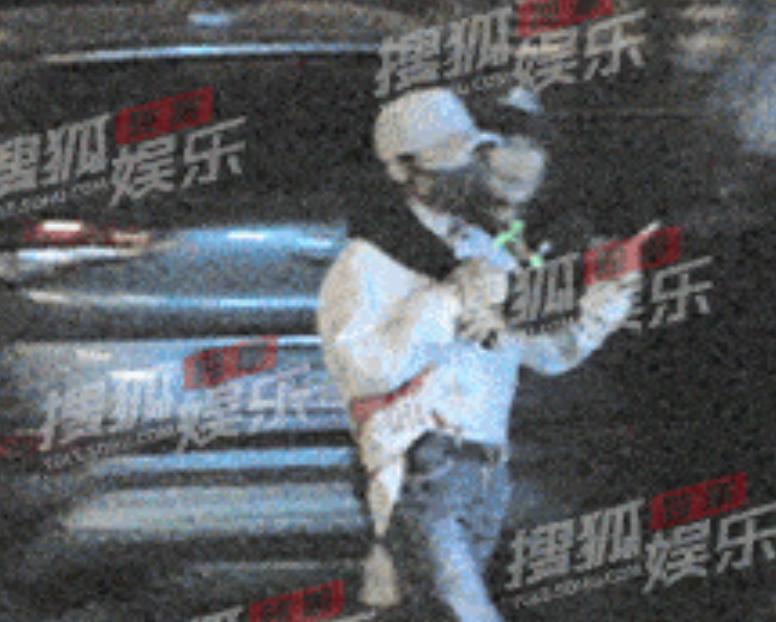 吴京谢楠低调情侣装_谢楠吴京结婚纪念日_吴京打斗的图片大全