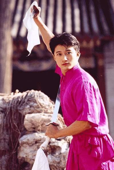 吴京 复出之路_吴京打斗的图片大全_吴京 早年经历
