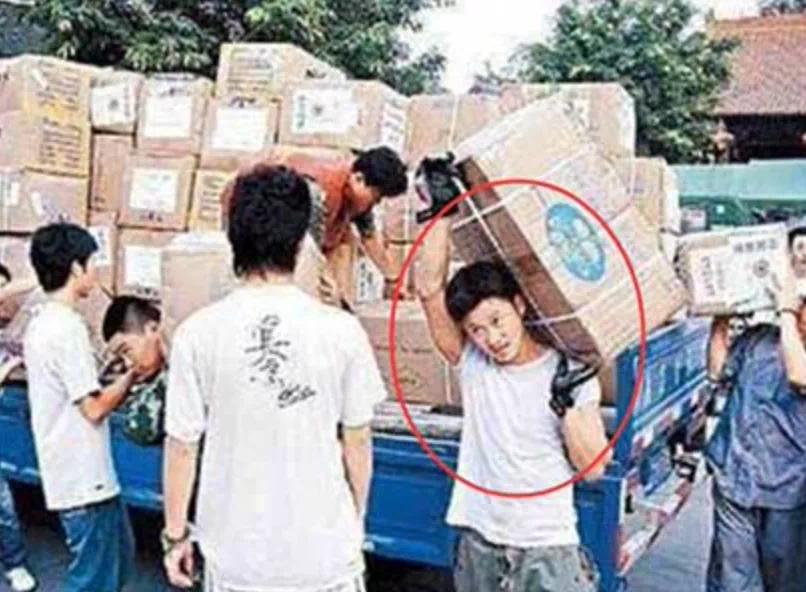 吴京 早年经历_吴京 复出之路_吴京打斗的图片大全