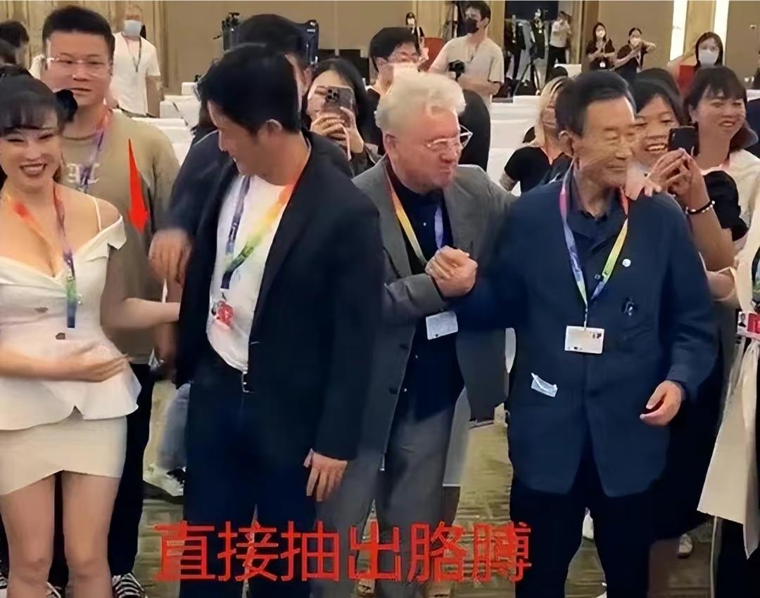 吴京的图片大全_吴京谢楠婚姻故事_吴京谢楠感情经历