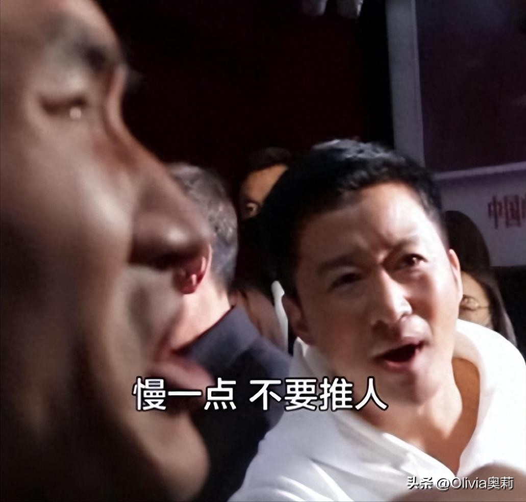 从功夫小子到国民硬汉，51岁的吴京，没有表面那么简单