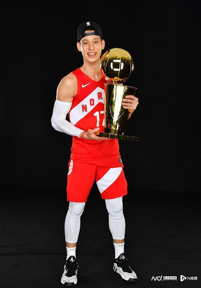 林书豪三分心公益项目_林书豪社交达人_林书豪退役声明