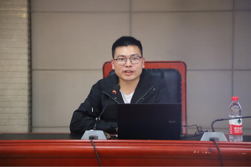 广播电视新闻采访写作教程_教育新闻写作技巧_大学生记者团培训