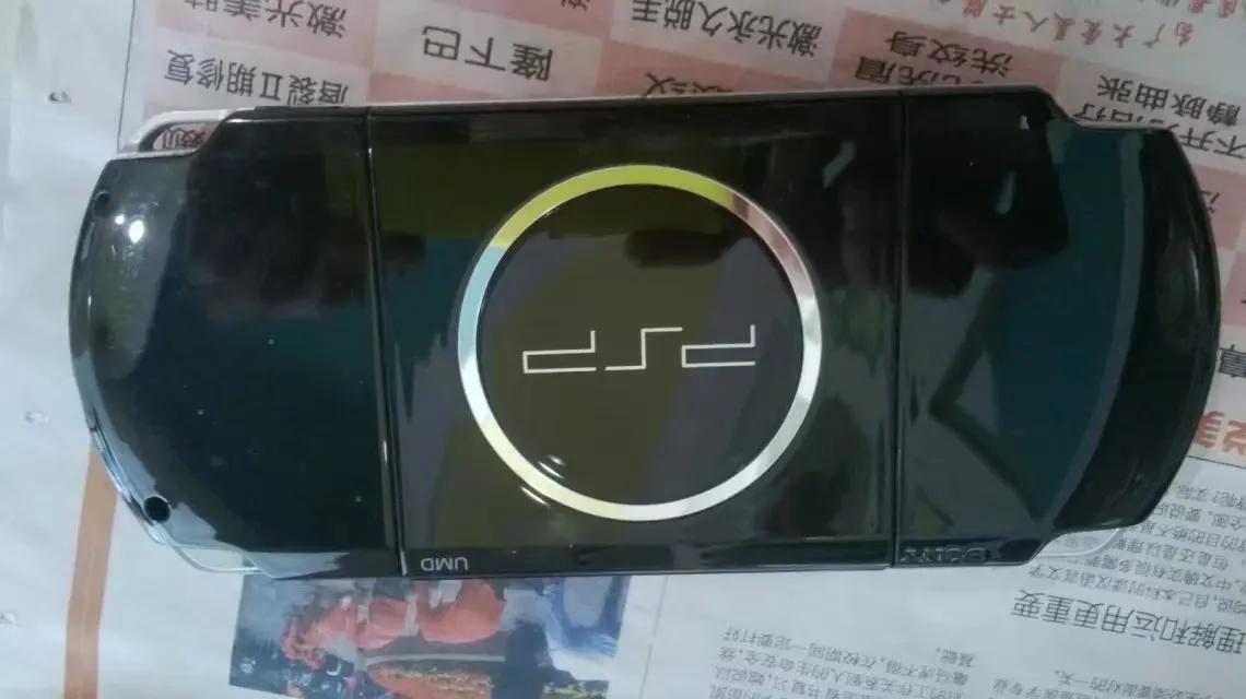 psp游戏专题_战神奥林匹斯之链psp游戏评测_2008年夏天农村到城市发廊打工买二手破解版psp游戏体验