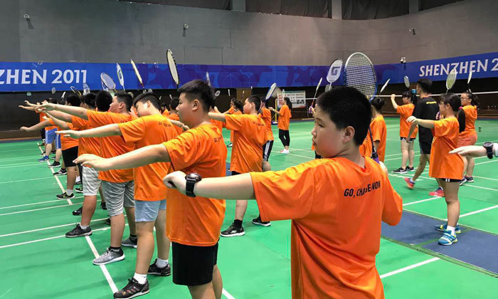 青少年减肥夏令营_青少年体态矫正训练营_拓展训练教练每天费用
