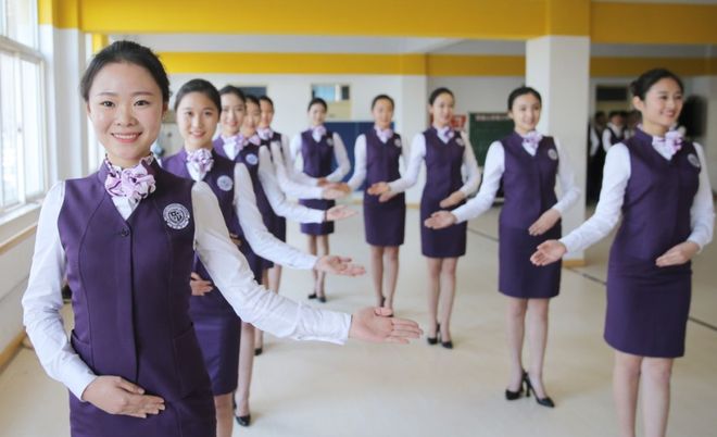 社交礼仪与形体训练_传统礼仪文化现代应用_中国人体动作礼仪
