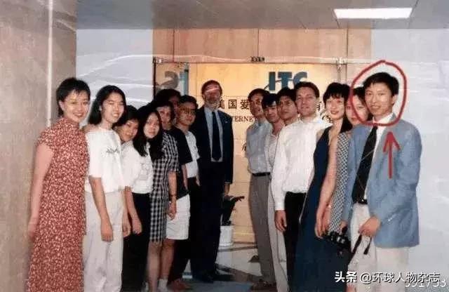 搜狐公司市值跌落_张朝阳搜狐转型社交产品分析_腾讯,人人,搜狐在我国社交游戏行业的份额