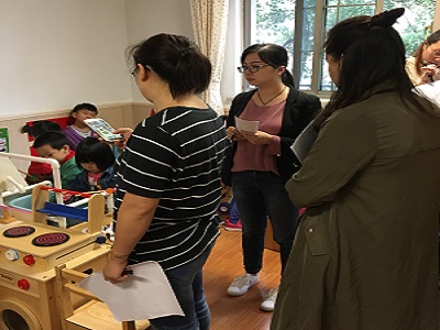 满足幼儿发展，转变教师理念——华亭二幼开展角色游戏研讨活动