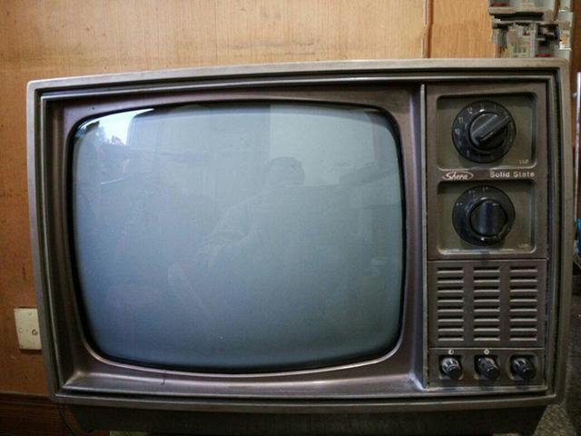 为什么以前电视台一到星期二就停播？看完解开小时候的疑惑