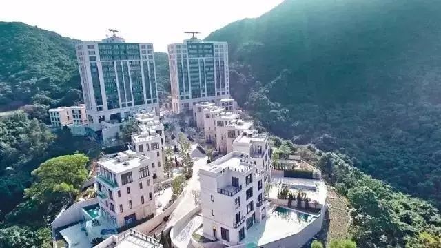 巴黎社交名媛舞会_何超欣参加巴黎名媛舞会_巴黎名媛舞会