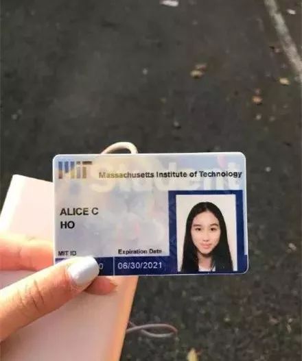 巴黎名媛舞会_何超欣参加巴黎名媛舞会_巴黎社交名媛舞会