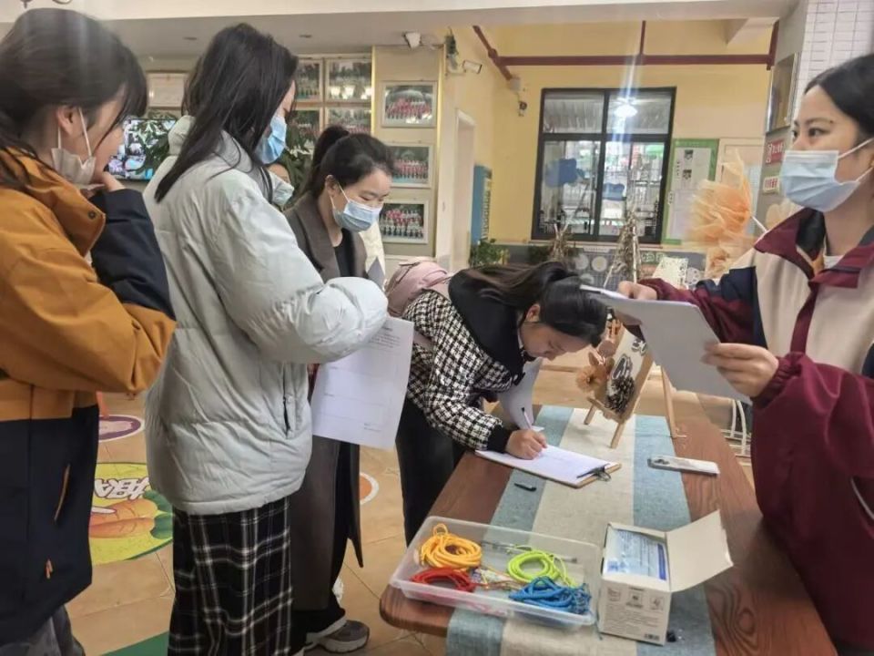 适宜幼儿发展的区域活动组织策略_区域游戏教学经验交流_幼儿园游戏专题总结