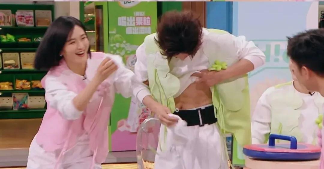 何炅八块腹肌_何炅视频_何炅衰老焦虑