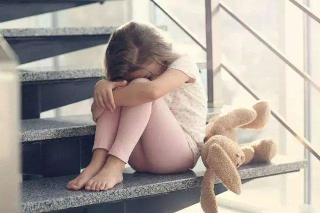 孩子被同伴孤立了，家长该怎么做？