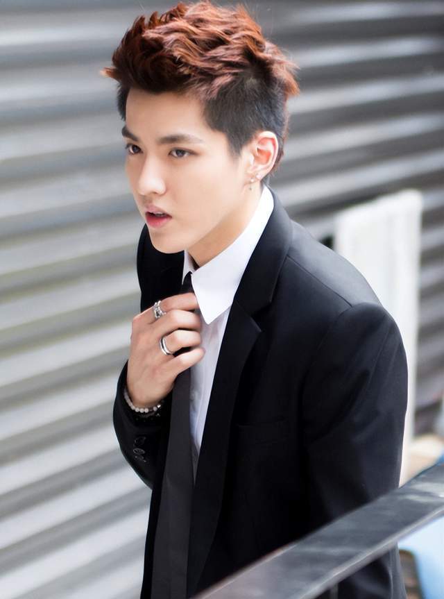 吴亦凡的最新照片_吴亦凡入狱两年生活现状_吴亦凡狱中班长经历