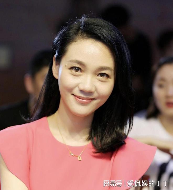 北京电视台女主持人李杨薇_天津电视台女主持人宫婷_河南新闻频道女主持人