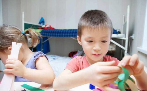 培养四岁孩子社交能力_社交能力问题_提高幼儿沟通技巧