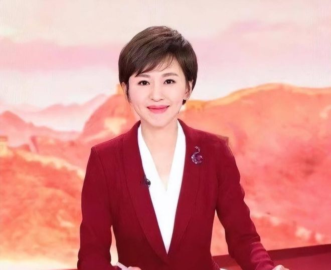 央视主持人紫凝 主持风格特点_央视主持人秦方 主持人生涯经历_cctv晚间新闻档目女主持人姓名
