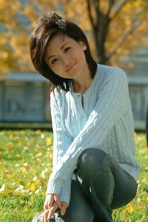 央视主持人秦方 主持人生涯经历_央视主持人紫凝 主持风格特点_cctv晚间新闻档目女主持人姓名