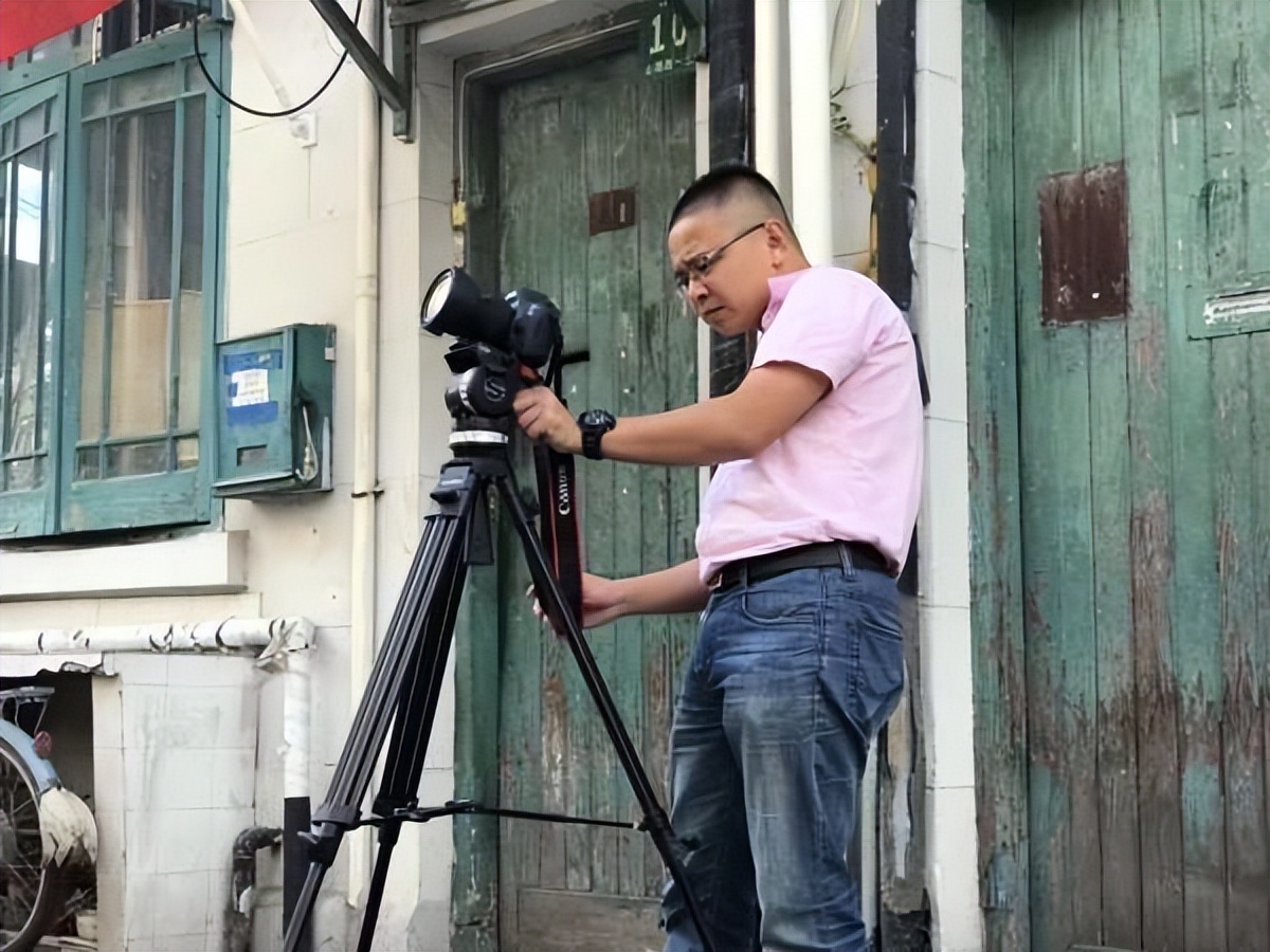 中国记者节 新闻工作者 心愿 心语_新闻记者 记录时代之声 传播社会百态_新闻记者是无冕之王