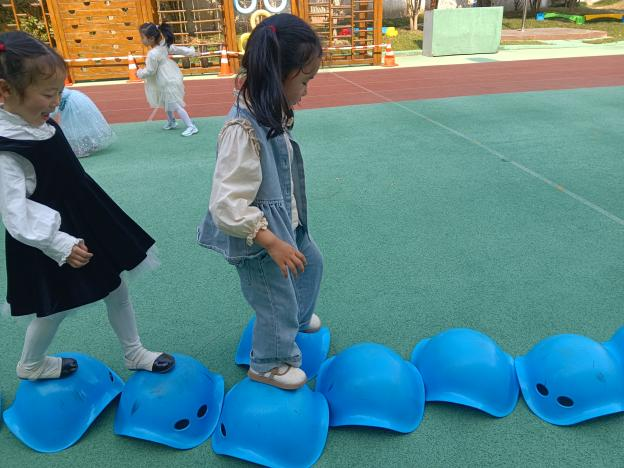 幼儿园民间游戏教案_大班民间游戏专题_民间游戏与童蒙养正教育融合