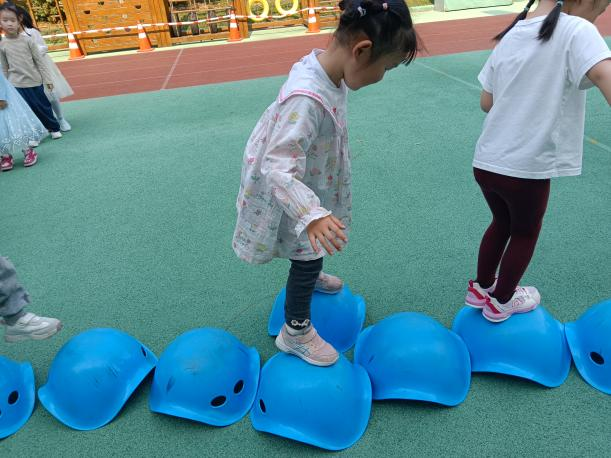 幼儿园民间游戏教案_大班民间游戏专题_民间游戏与童蒙养正教育融合