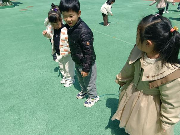 幼儿园民间游戏教案_大班民间游戏专题_民间游戏与童蒙养正教育融合