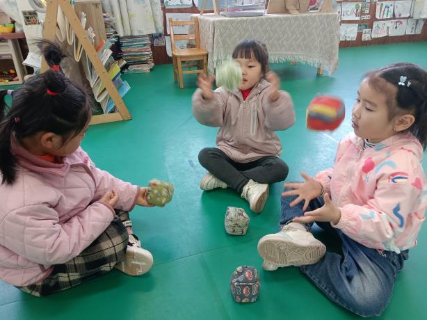 大班民间游戏专题_民间游戏与童蒙养正教育融合_幼儿园民间游戏教案
