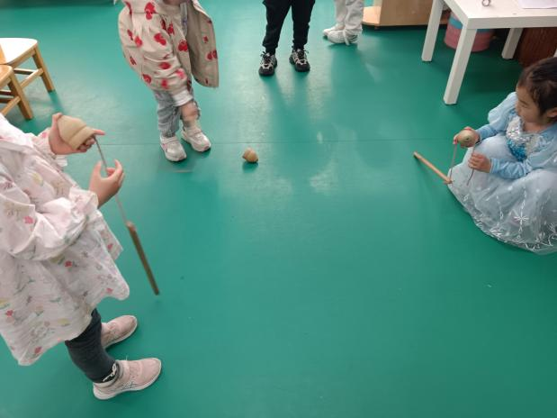 幼儿园民间游戏教案_大班民间游戏专题_民间游戏与童蒙养正教育融合