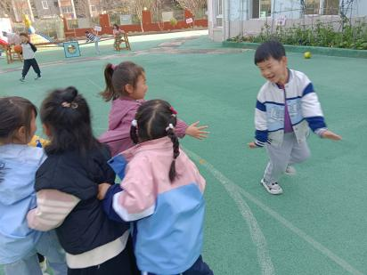 幼儿园民间游戏教案_民间游戏与童蒙养正教育融合_大班民间游戏专题