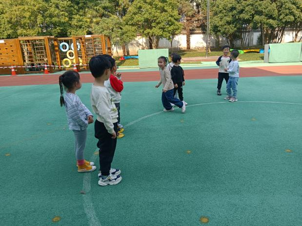 民间游戏与童蒙养正教育融合_幼儿园民间游戏教案_大班民间游戏专题