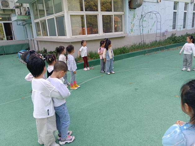 大班民间游戏专题_民间游戏与童蒙养正教育融合_幼儿园民间游戏教案