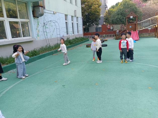 大班民间游戏专题_民间游戏与童蒙养正教育融合_幼儿园民间游戏教案