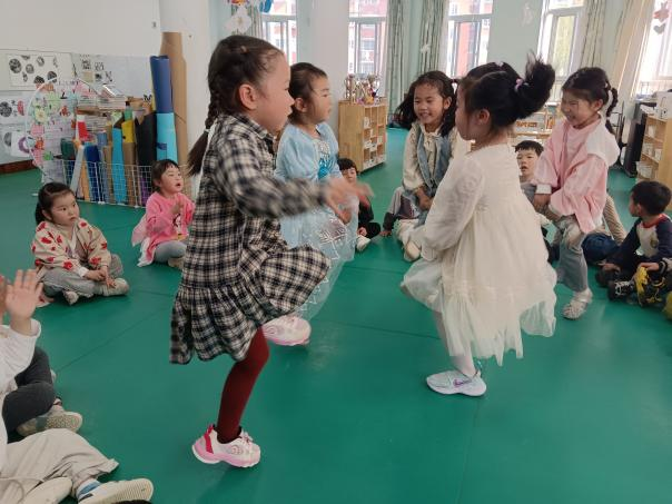 大班民间游戏专题_幼儿园民间游戏教案_民间游戏与童蒙养正教育融合