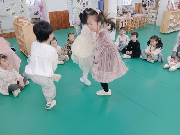 大班民间游戏专题_幼儿园民间游戏教案_民间游戏与童蒙养正教育融合