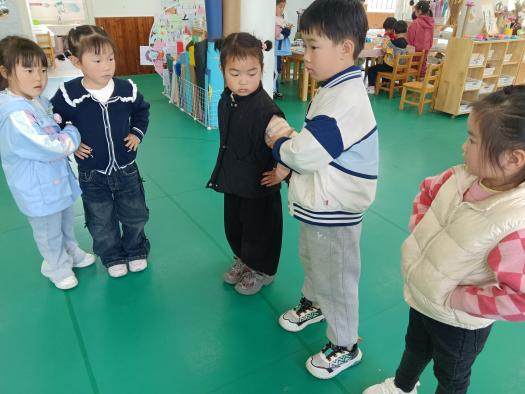 民间游戏与童蒙养正教育融合_幼儿园民间游戏教案_大班民间游戏专题