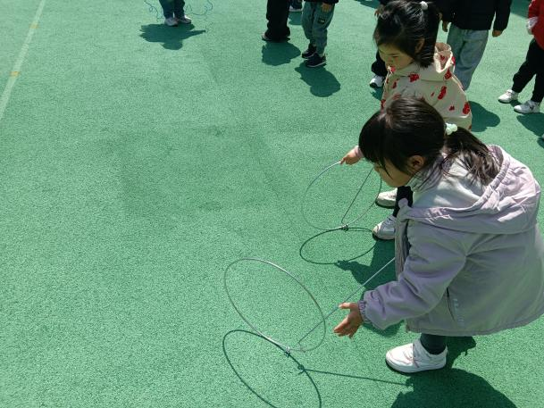 幼儿园民间游戏教案_大班民间游戏专题_民间游戏与童蒙养正教育融合